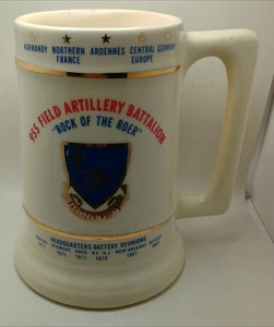 2. Weltkrieg 955 Feldartilleriebataillon "Rock of the Roer" REUNIONS Stein Becher - Bild 1 von 7