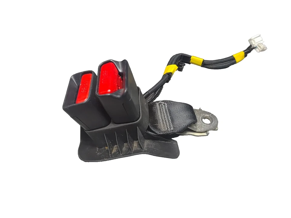 2018 Toyota Camry Rear Left Driver Side Seat Belt Seatbelt Buckle OEM - Image 1 of 4