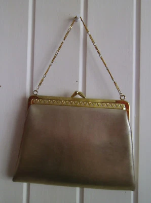 BOLSO MONEDERO VINTAGE DORADO CLÁSICO PARA DAMA CON CORREA DE CADENA METÁLICA - Años 60 Foto 1 de 4
