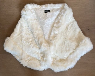 Caracilia Mantón de Piel Sintética Envoltura Estola Encogerse de hombros Blanco ¡NUEVO! Foto 1 de 4