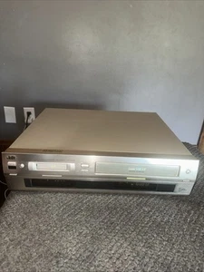 JVC HR-DVS1U Mini DV + SVHS Videorecorder Combo Deck Videorecorder Teil getestet funktioniert MiniDV ungetestet - Bild 1 von 15
