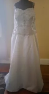 Allure Brautkleid Größe 28 weiß Perlen mit silbernen Strass und Perlen - Bild 1 von 4