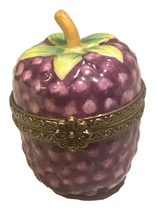 LIMOGES France PEINT MAIN HINGED Trinket Box RASPBERRY /BLACKBERRY-Parry Vieille - Picture 1 of 6