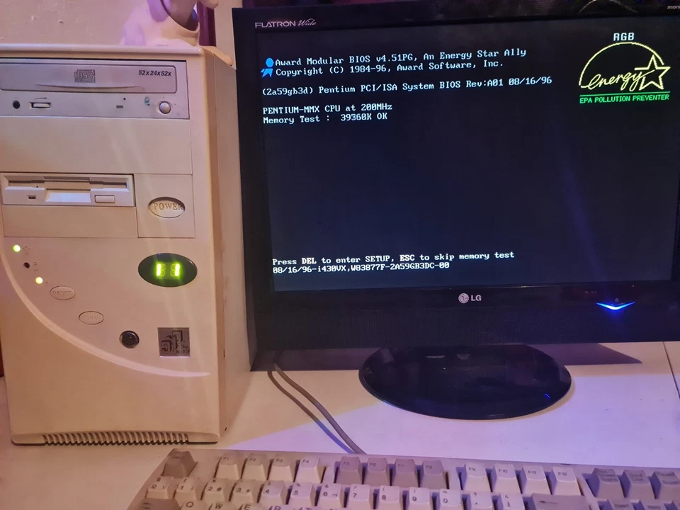 PC Vintage Pentium Mmx 200 Con Windows 98 - Imagen 1 de 4