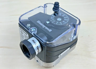Honeywell C6097A3012 Operated Pressure Switch, 1-20 In WC (2.5-50 mbar) - Image 1 of 4