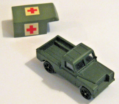Land Rover Military Red Cross Medic Corgi Junior Whizz Wheels Die Cast Ambulance - Image 1 of 4