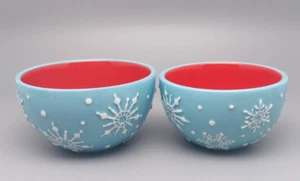 Juego de 2 cuencos pequeños Hallmark Christmas Snowflake Aqua Blue para anidar - Imagen 1 de 11