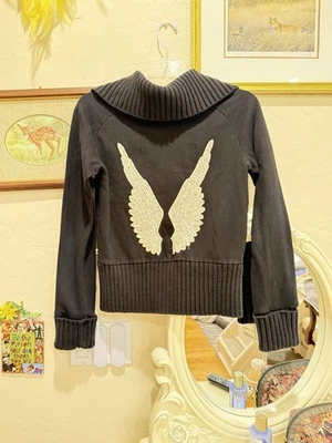 Suéter Twisted Heart Grueso Alas de Ángel Blanco y Negro. Principios de la década de 2000. Talla S Foto 1 de 4