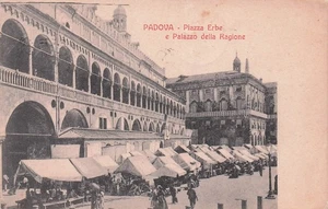 32-103) CARTOLINA PADOVA PIAZZA ERBE PALAZZO REGIONE ANIMATA VIAGGIATA - Picture 1 of 2