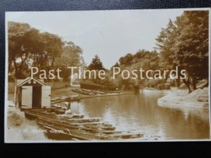 c1941 RPPC - Hythe Canal - mostrando barcos de remo amarrados etc. - Imagen 1 de 1