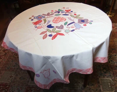 Nappe carrée en lin à motifs patchwork de tissus en application 145 x 135 cm - Photo 1/4