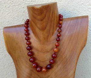 VINTAGE 1930S GRADUATING SIZE AMBER COLOR BEADS PLASTIC NECKLACE - Picture 1 of 3