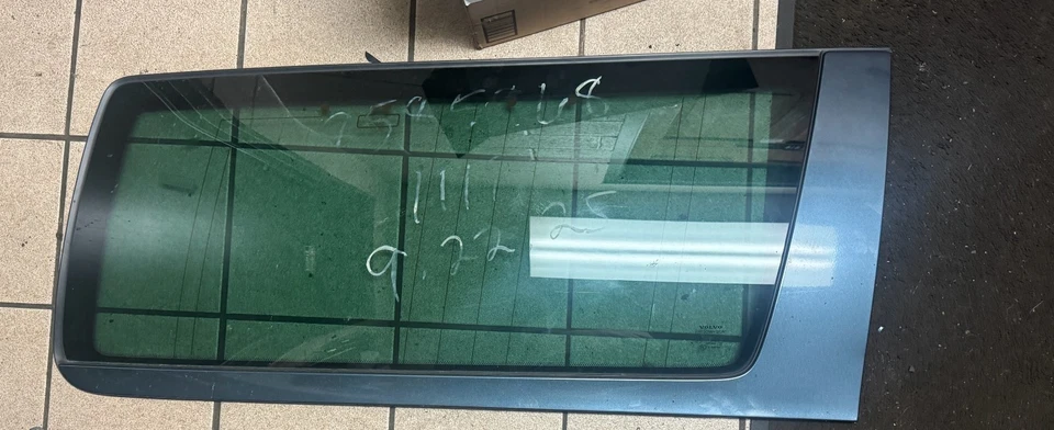 2001-2006 VOLVO V70 XC RIGHT REAR QUARTER WINDOW GLASS OEM - Image 1 of 1
