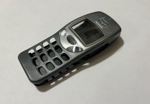 Nokia 3210 Housing Cover Grey on Black without Buttons - Picture 1 of 4