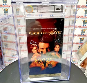 1995 Goldeneye 007 James Bond New & Sealed VHS P1 GRADED MGM Pierce Brosnan - Foto 1 di 14