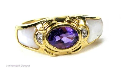 Pendientes de aros Huggie de diamantes madreperla amatista de oro amarillo de 14 quilates para mujer Foto 1 de 4