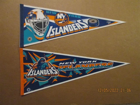 NHL New York Islanders Vintage 1990's Lighthouse & Fishermen Hockey Pennants Cover
