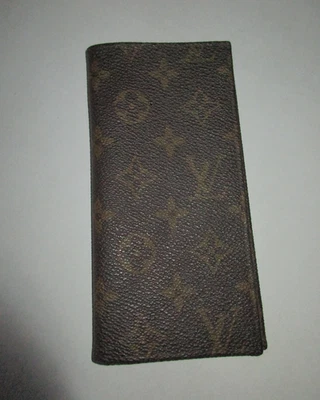Estuche porta chequera vintage Louis Vuitton con monograma Foto 1 de 4