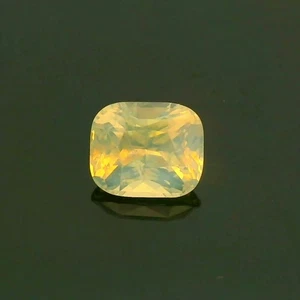 1.05 Carats  - Natural opalescent  Chrysoberyl  Cushion Cut- Greenish yellow gem - Picture 1 of 4