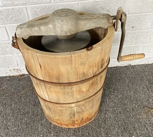 Vintage Large White Mountain Manual Freezer  Ice Cream Maker 4 Quart - Picture 1 of 17