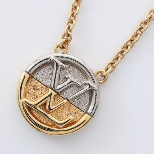 LOUIS VUITTON（LV） Collana LOUIS VUITTON Corrier da L a V ciondolo placcato oro usata donna monogramma