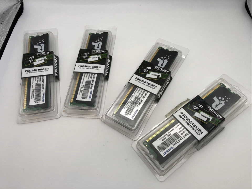 Patriot PSD38G16002H Signature 8GB DDR3 CL11 PC3-12800 1600MHz DIMM Heat Shield - Image 1 of 2