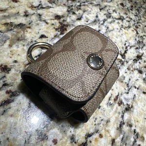 Coach CF284 Custodia per Auricolari Compatibile con AirPods Pro - Foto 1 di 5
