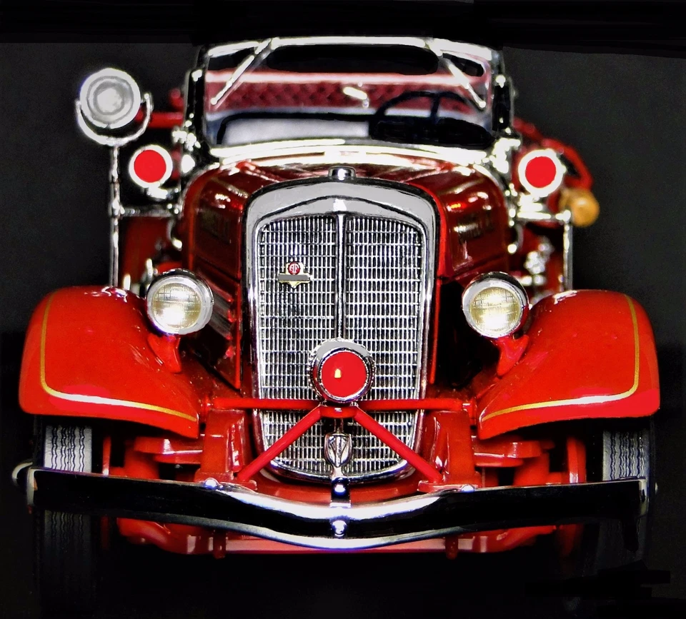 Red Fire Engine Pumper Tower Truck Metal Vintage Classic 1 Antique Car Pickup 18 - Image 1 of 4