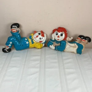 Vintage 1977 Raggedy Ann & Andy Plastic Wall Plaques Hangings Art Bobbs Merrill - Picture 1 of 6