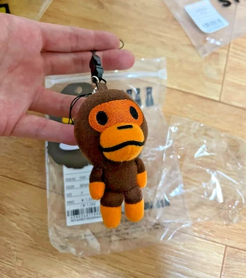 A Bathing Ape Baby Milo Peluche Muñeca Llavero Auténtico BAPE Mono Dije Regalo EE. UU. Foto 1 de 4