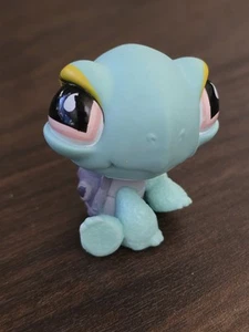 HASBRO LITTLEST PET SHOP #613 SITTING TURTLE WITH PURPLE SHELL FIGURE - Picture 1 of 3