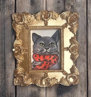 Gato Negro con Bufanda Roja impresión artística en miniatura en marco dorado ornamentado Foto 1 de 4
