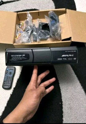 LAND ROVER L322 REAR ENTERTAINMENT DVD CHANGER RANGE ROVER DVD CHANGER  - Image 1 of 4