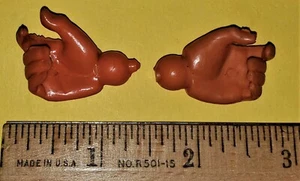 1 coppia indiana mani R&L (dita curve) capo Geronimo aquila Marx Johnny West - Foto 1 di 5