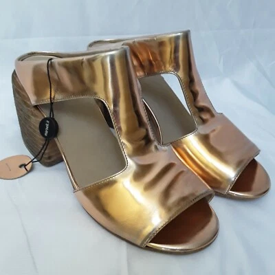 Novo MARSELL $700 Salto Bloco de Cobre Metálico Desgastado T Strap Mule Itália UE 37 - Imagem 1 de 4