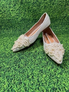 NEU - spitz zulaufende Ballerinas silber & weiß mit Perlen - Damengröße 10 - Bild 1 von 10