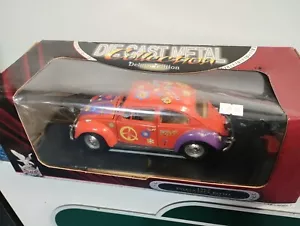 Road Signature 92079 1967 Volkswagen Beetle Flower Power Edition 1:18 Scale - Picture 1 of 9