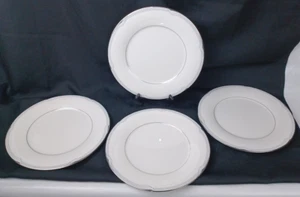 Quattro piatti Noritake Fine China Sterling Cove 10,625 pollici 7720 Giappone - Foto 1 di 7
