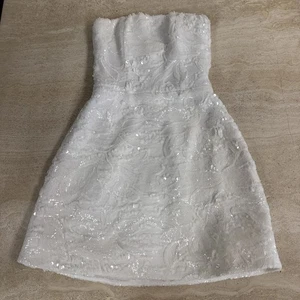 Vestido Helsi blanco sin tirantes lentejuelas XS  - Imagen 1 de 11