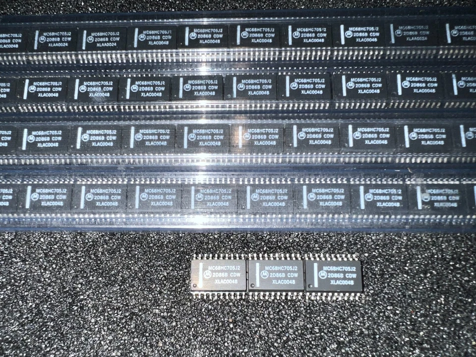 MC68HC705J2 - Image 1 of 1