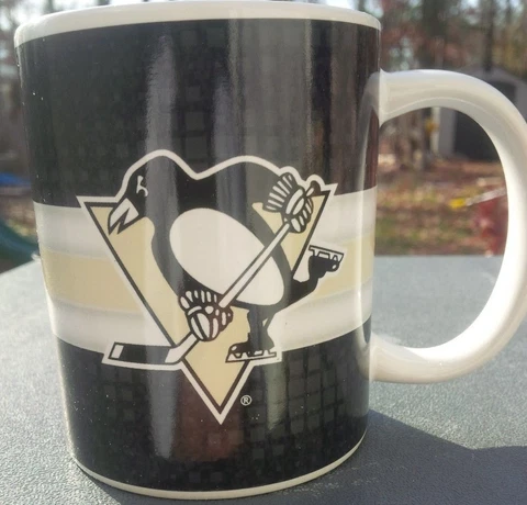NHL PITTSBURGH PENGUINS 11 OZ WHITE CERAMIC COFFEE MUG BIG SMALL LOGO Cover