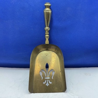 Dust Pan Fireplace Silent Butler Brass Unique Fleur Di Lis Vintage - Image 1 of 4