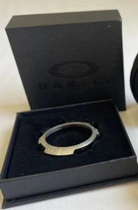 Oakley Kill Switch Fuel/Honed Stainless Bezel - MINT - Picture 1 of 3
