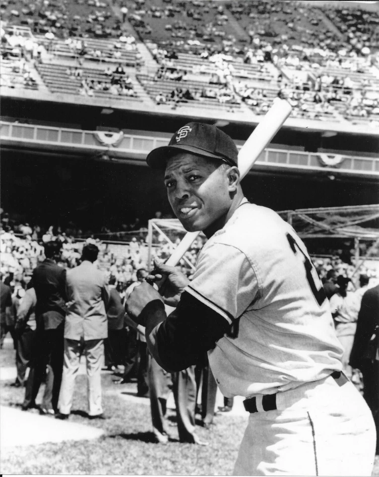 Willie Mays Photo San Francisco Giants 8x10 Baseball Photo 1951-1973 HOF MVP - Image 1 of 1
