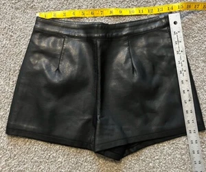 Forever 21 Girls Womens Black Faux Leather Shorts Size M - Picture 1 of 5