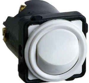 Legrand E-MEC SINGLE POLE DOUBLE THROW SWITCH EM770WE, 16A 230-240VAC WHITE - Picture 1 of 1