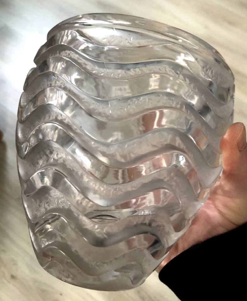 Ancien Vase Cristal signé René LALIQUE Modèle Méandres - Photo 1/4