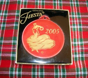 Fiesta Dancing Lady 2005 rojo escarlata adorno de Navidad con caja ~  - Imagen 1 de 4