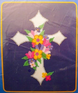 New Temptations Plastic Canvas Kit Floral Cross 4115 Sealed Religious Vtg 1993 - Picture 1 of 4