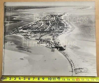 Very Rare VTG B&W 16x20 AERIAL PHOTO of Clearwater BEACH Florida in 1940 w COA - Image 1 of 4